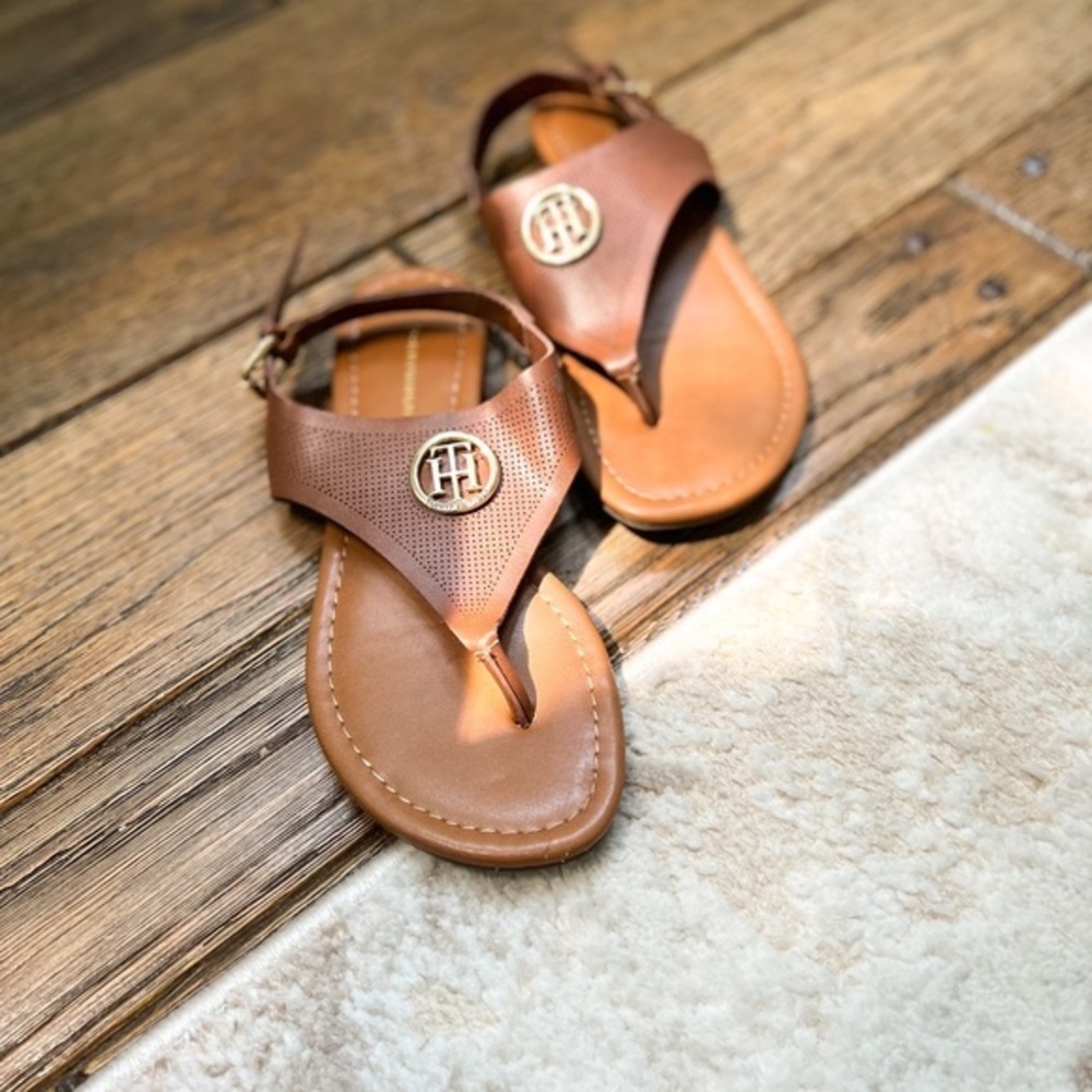 Tommy Hilfiger leather upper sandals - Size 6.5